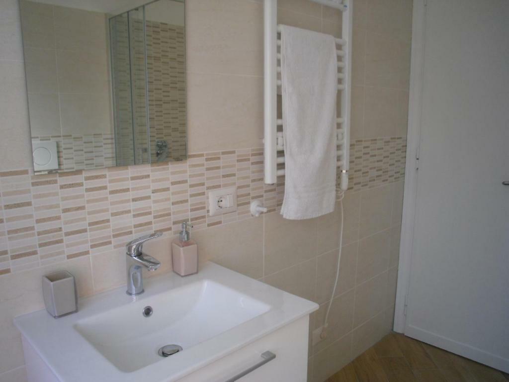 Lovely Little Apartment In Via Aurelia Rom Exteriör bild