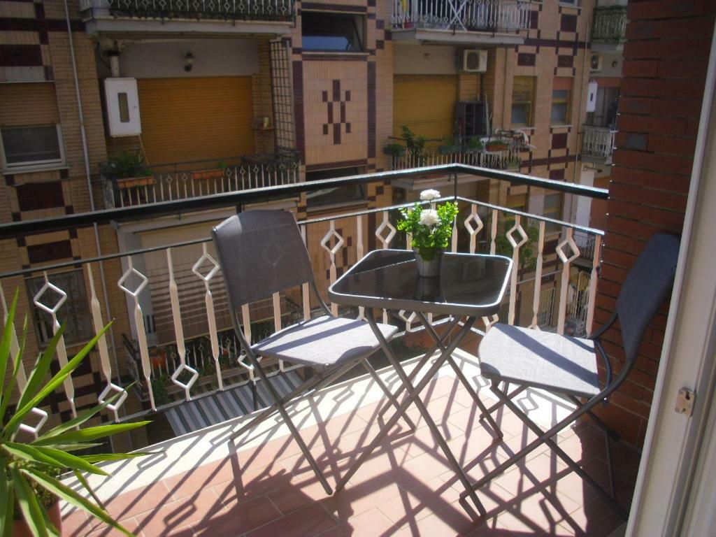 Lovely Little Apartment In Via Aurelia Rom Exteriör bild