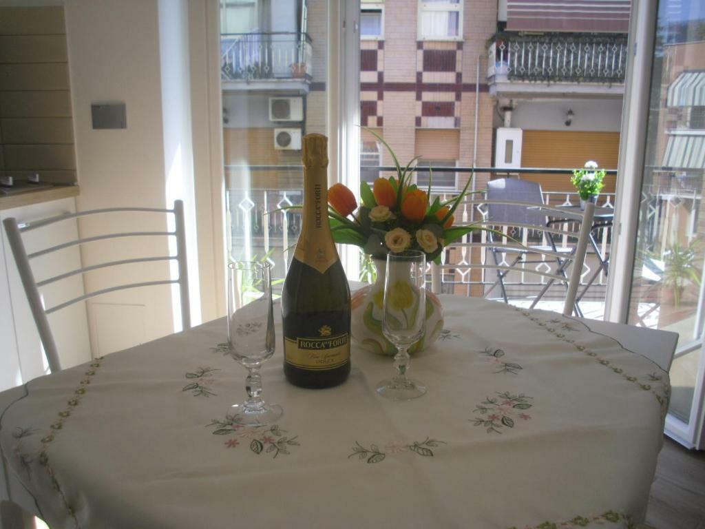 Lovely Little Apartment In Via Aurelia Rom Exteriör bild