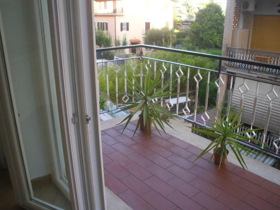 Lovely Little Apartment In Via Aurelia Rom Exteriör bild